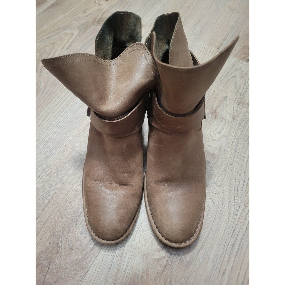 Ugg Elysian tan khaki heel ankle bootie size 10